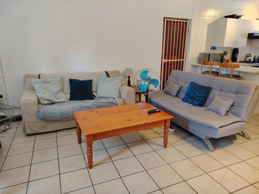 To Let 2 Bedroom Property for Rent in Uitzicht Western Cape